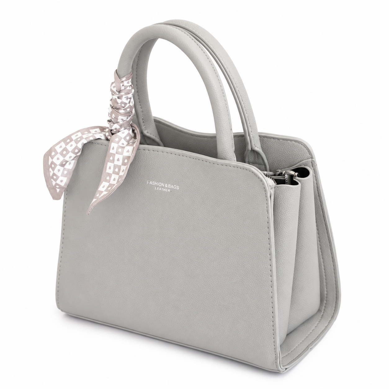 Bolso MIRANDA gris perla vista lateral con compartimentos amplios - CALÉA
