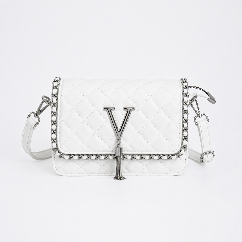 Bolso VITTA blanco acolchado con herraje V metálico y borla - CALÉA
